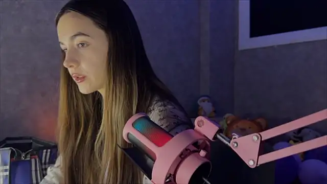 Snapshot of CupSizeGirl chatting on 02.12.26 CupSizeGirl online show from 02.12.26