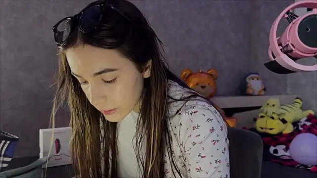 Snapshot of CupSizeGirl chatting on 02.13.26 CupSizeGirl online show from 02.13.26