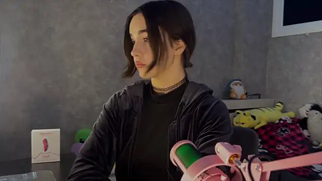 Snapshot of CupSizeGirl chatting on 02.16.26 CupSizeGirl online show from 02.16.26