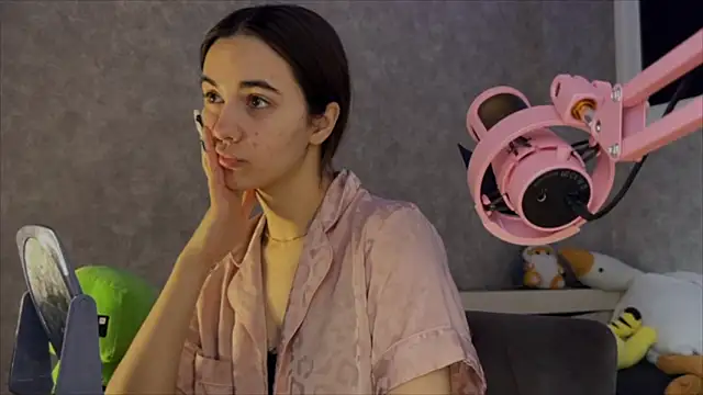 Snapshot of CupSizeGirl chatting on 02.22.26 CupSizeGirl online show from 02.22.26