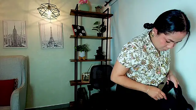  Victoria Collins online show from 03.10.26