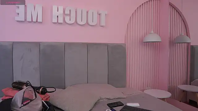 Susan wall online show from 04.01.26