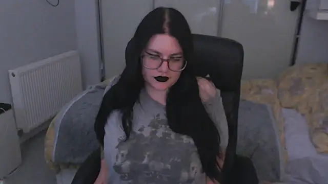 Snapshot of GothSuccubusBabe chatting on 07.21.26 GothSuccubusBabe online show from 07.21.26