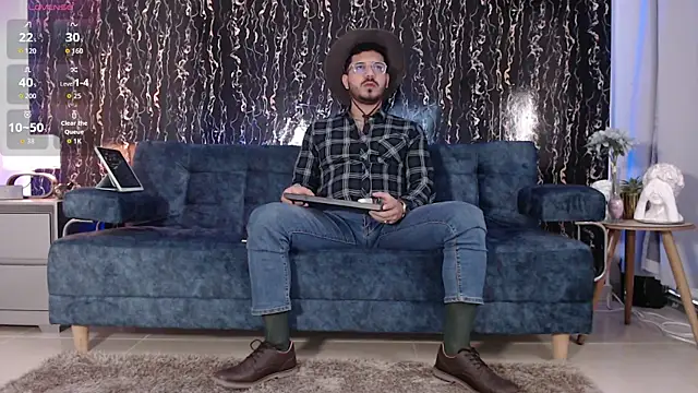 Snapshot of samuelcoopeer chatting on 10.28.25 samuelcoopeer online show from 10.28.25