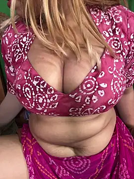 Snapshot of CANDY-3 chatting on 04.06.26 CANDY-3 online show from 04.06.26