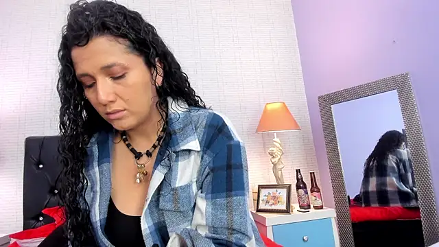 Dakota Rainbow22 online show from 09.25.25