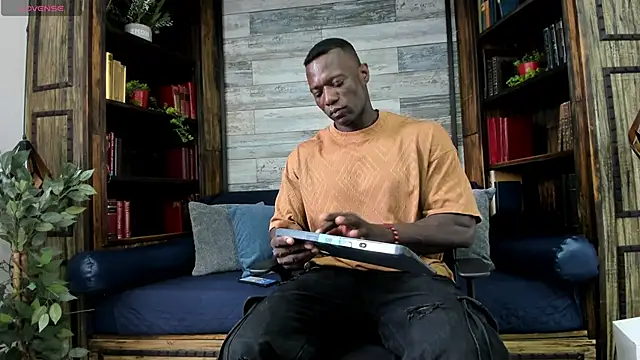 MarcusBlack  online show from 04.14.26