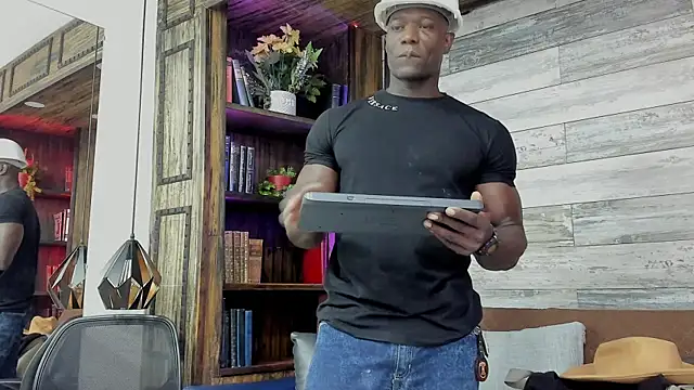 Snapshot of MarcusBlack_ chatting on 08.05.26 MarcusBlack online show from 08.05.26