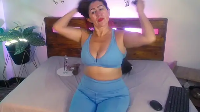 Yeseniaa25  online show from 09.23.25