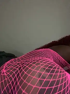 Snapshot of lovergirll555 chatting on 12.04.25 lovergirll555 online show from 12.04.25