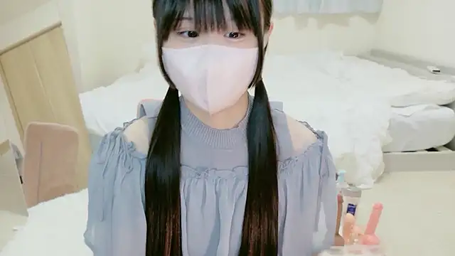 Snapshot of im_hina chatting on 09.25.25 im hina online show from 09.25.25