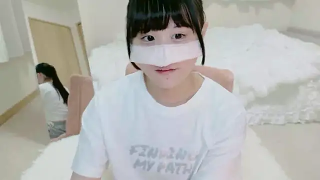 Snapshot of im_hina chatting on 10.13.25 im hina online show from 10.13.25