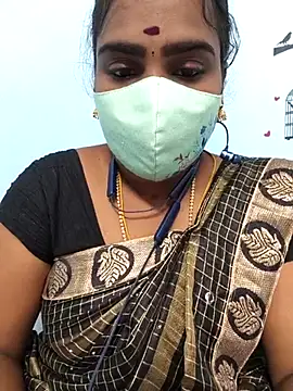 Snapshot of Tamil_riyalini12 chatting on 09.30.25 Tamil riyalini12 online show from 09.30.25