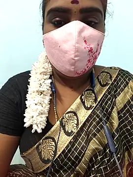 Snapshot of Tamil_riyalini12 chatting on 10.17.25 Tamil riyalini12 online show from 10.17.25