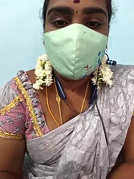 Snapshot of Tamil_riyalini12 chatting on 11.15.25 Tamil riyalini12 online show from 11.15.25