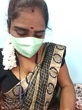 Snapshot of Tamil_riyalini12 chatting on 11.22.25 Tamil riyalini12 online show from 11.22.25