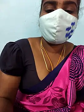 Snapshot of Tamil_riyalini12 chatting on 12.15.25 Tamil riyalini12 online show from 12.15.25