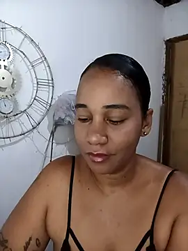 Snapshot of EbonyHorrny chatting on 04.22.26 EbonyHorrny online show from 04.22.26