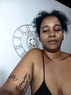 Snapshot of EbonyHorrny chatting on 05.10.26 EbonyHorrny online show from 05.10.26