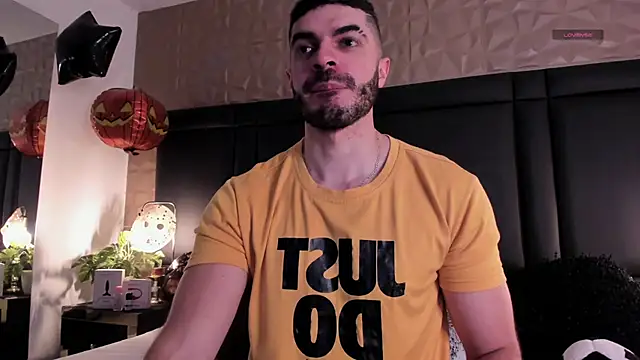 AxelThompson  online show from 10.28.25