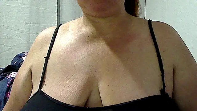 Snapshot of luciana69hot chatting on 03.26.26 luciana69hot online show from 03.26.26