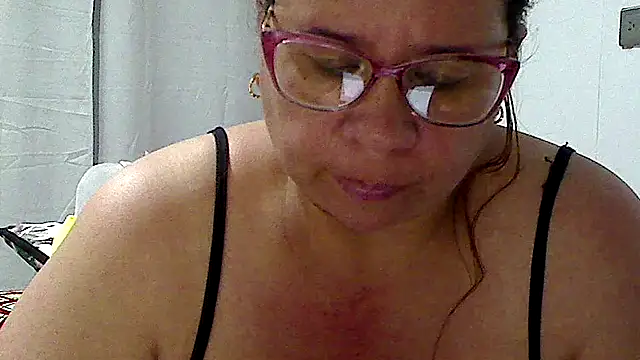 Snapshot of luciana69hot chatting on 03.28.26 luciana69hot online show from 03.28.26