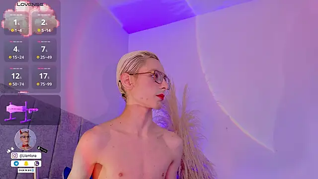 Snapshot of liiamluna_ chatting on 02.26.26 liiamluna online show from 02.26.26