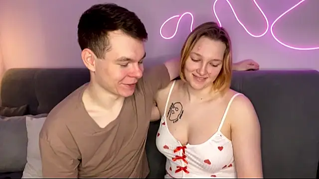 julielourens online show from 11.25.25