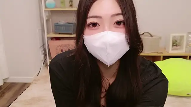 Snapshot of SUI-Strong chatting on 09.26.25 SUI-Strong online show from 09.26.25