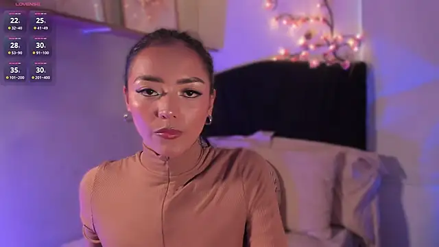 im-isabella online show from 11.21.25