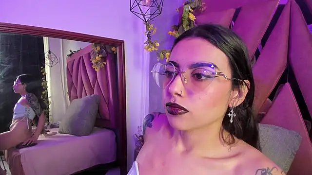 viollettaa  online show from 03.31.26