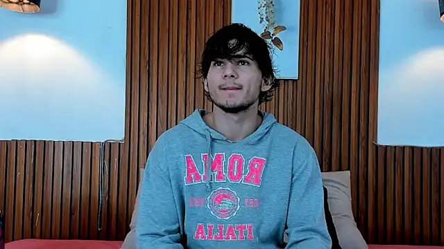 Snapshot of Jhossua_ chatting on 09.13.25 Jhossua  online show from 09.13.25