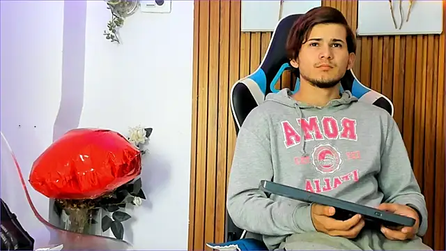 Snapshot of Jhossua_ chatting on 09.17.25 Jhossua  online show from 09.17.25