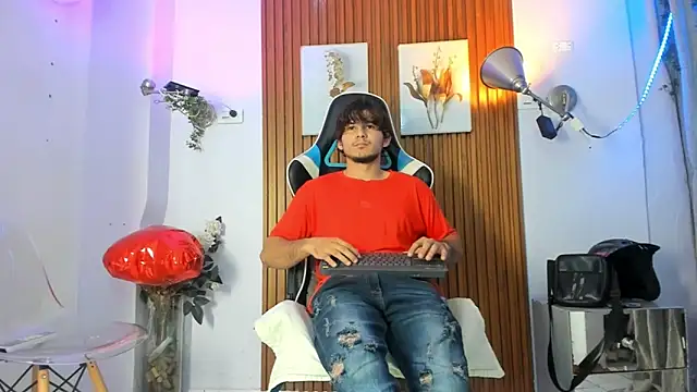 Snapshot of Jhossua_ chatting on 09.19.25 Jhossua  online show from 09.19.25