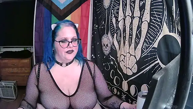 Snapshot of Kinky_Witch chatting on 09.16.25 Kinky Witch online show from 09.16.25