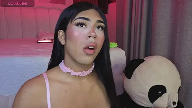 Snapshot of Im_perla_ chatting on 11.29.25 Im perla online show from 11.29.25