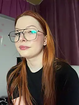 Snapshot of Dari_Toy_ chatting on 06.18.26 Dari Toy online show from 06.18.26