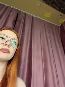 Snapshot of Dari_Toy_ chatting on 07.22.26 Dari Toy online show from 07.22.26