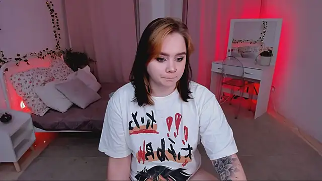 lunaalli online show from 11.10.25