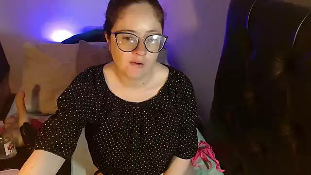 Snapshot of KrystalAdams chatting on 09.16.25 KrystalAdams online show from 09.16.25
