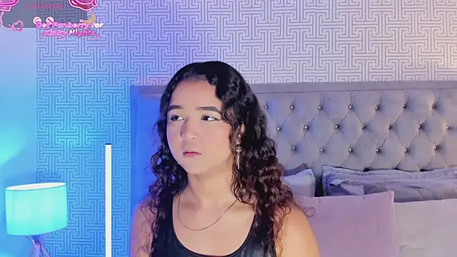 Evaa Lunna  online show from 12.20.25