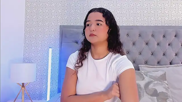 Evaa Lunna  online show from 04.16.26