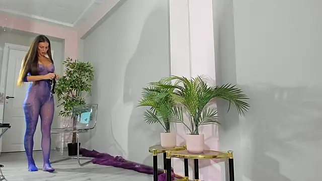 MayaHellen online show from 12.19.25