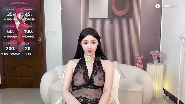 Snapshot of lemi- chatting on 09.30.25 lemi- online show from 09.30.25