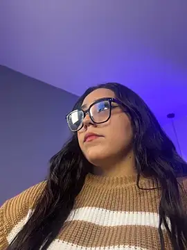 Snapshot of KatlynRous chatting on 05.15.26 KatlynRous online show from 05.15.26