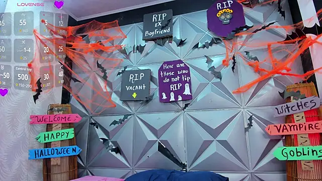 GreciaFox1 online show from 10.30.25