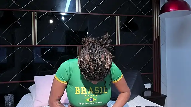 HannyThompson online show from 10.10.25