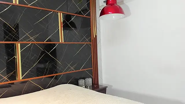 HannyThompson online show from 04.05.26