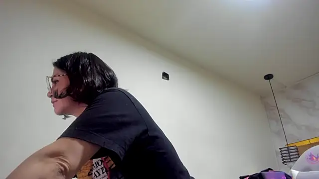 Snapshot of Luciifeer_ chatting on 12.18.25 Luciifeer online show from 12.18.25