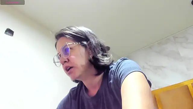 Snapshot of Luciifeer_ chatting on 01.18.26 Luciifeer online show from 01.18.26